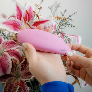 External/Clitoral Vibrators | External/Clitoral Vibrators Curvy 3+ Clitoral Air Stimulator With Long-Distance App Control External/Clitoral Vibrators External/Clitoral Vibrators